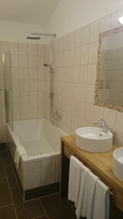 Gut Unterbrunn Apartment Радщат Екстериор снимка